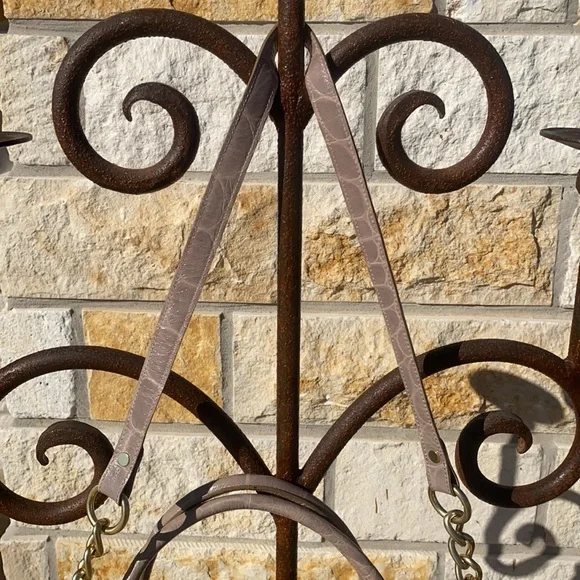 Brahmin Tan Alligator print Satchel Style handbag. - Picture 4 of 16